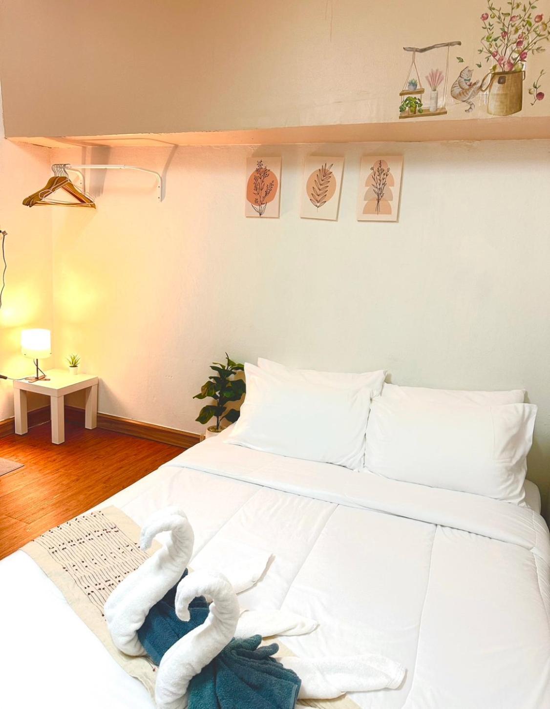 Montana Hotel & Hostel Phuket Карон Экстерьер фото